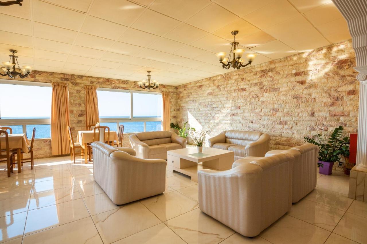 Castelia Bay Hotel อาโมปี ภายนอก รูปภาพ