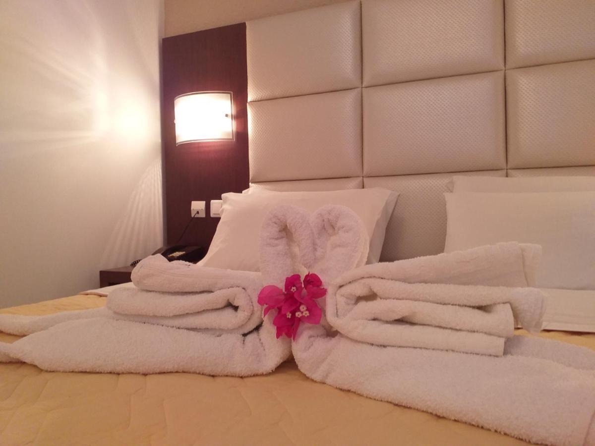 Castelia Bay Hotel อาโมปี ภายนอก รูปภาพ